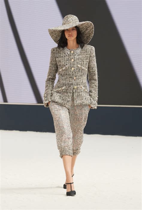 défilé chanel fashion week 2023
